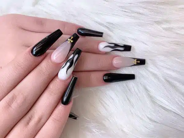 White and Glossy Black Accent Nail Idea
