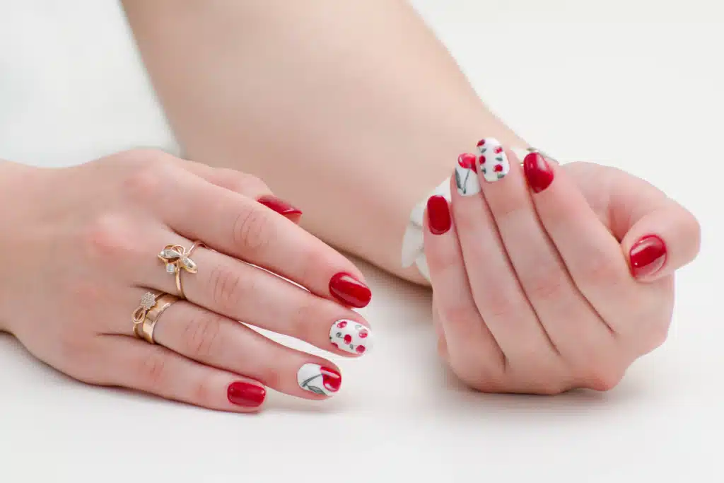 femals hands with red nails