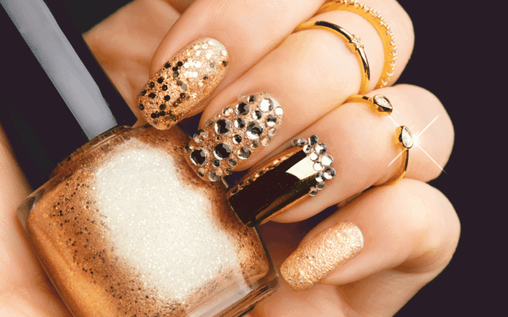 17 Sparkling Diamond Nail Designs for Shiny Manicure