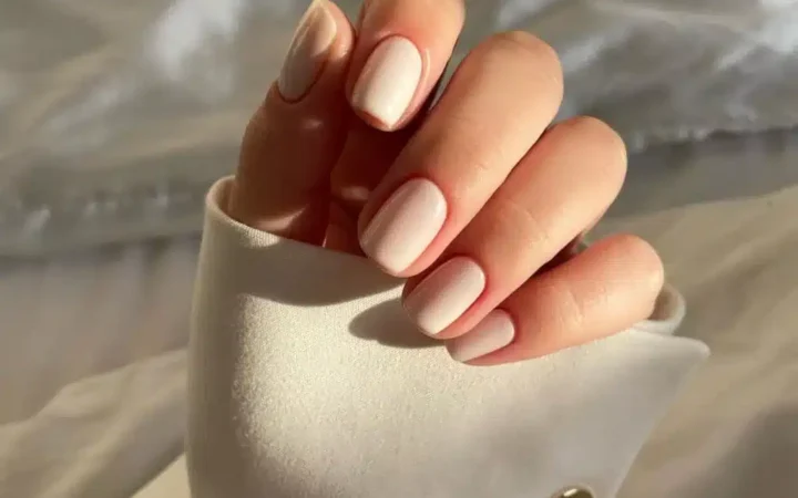 15 Classy Short Nail Designs for Chic Manicures