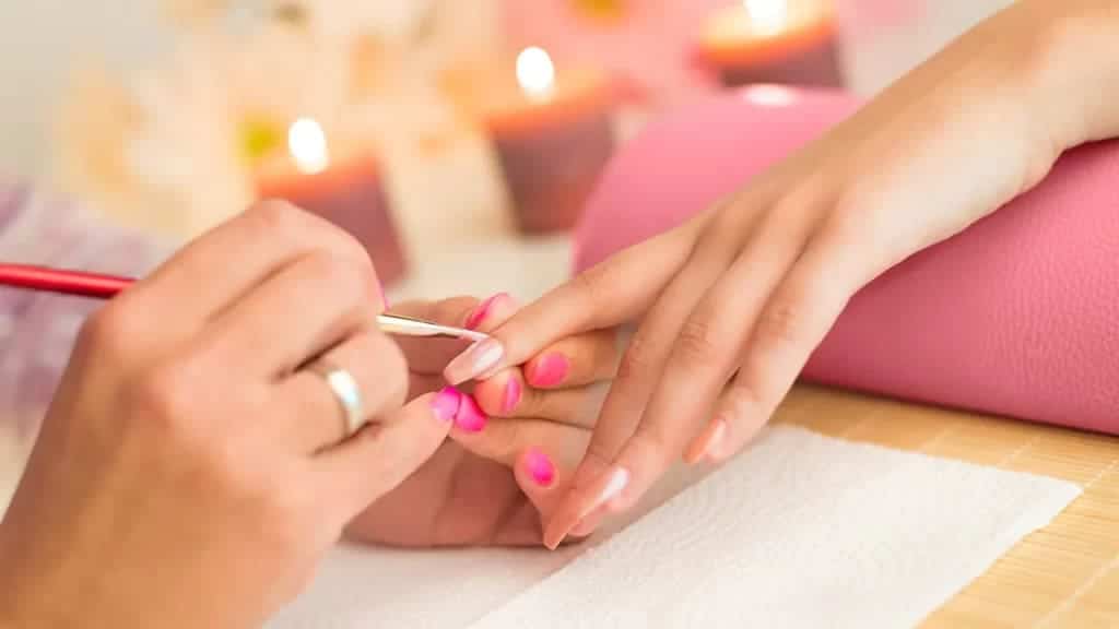 A person taking out the polygel off another girl x A person taking out the polygel off another girl x