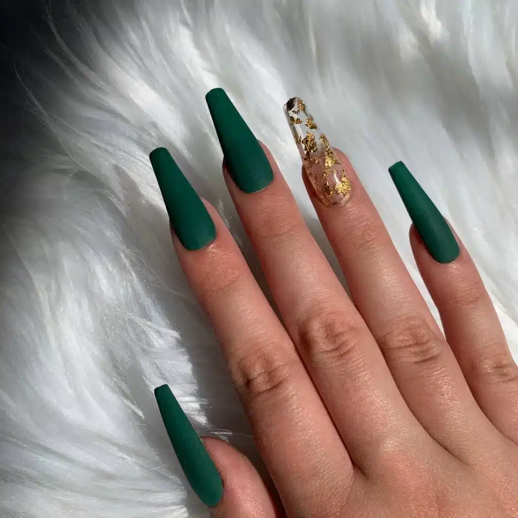 sea green nails with golden accent nail x sea green nails with golden accent nail x