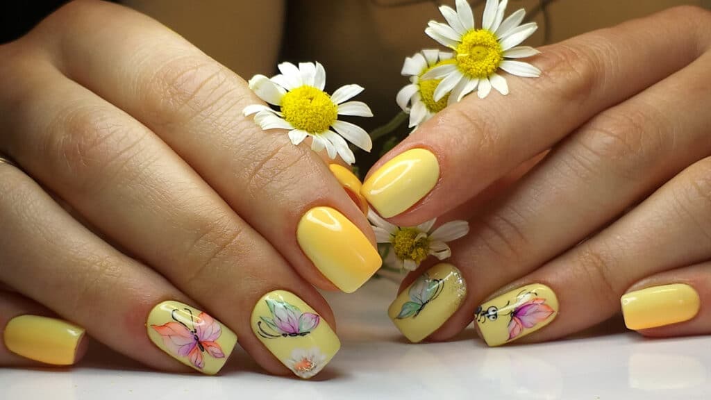 Stylish Summer Manicure Design In Juicy Bright Shades Of Yellow Stylish Summer Manicure Design In Juicy Bright Shades Of Yellow