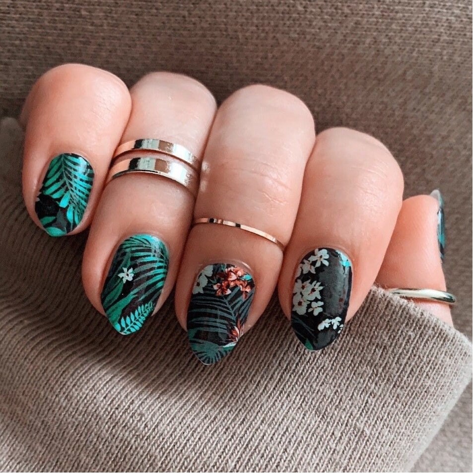 nails with tropical art nails with tropical art