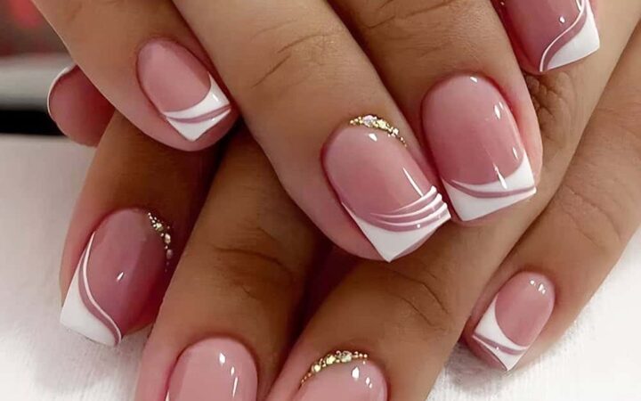 9 Elegant French Tip Nail Designs