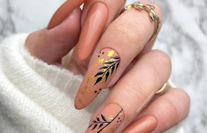 15 Stunning Flower Nail Designs for Trendsetters