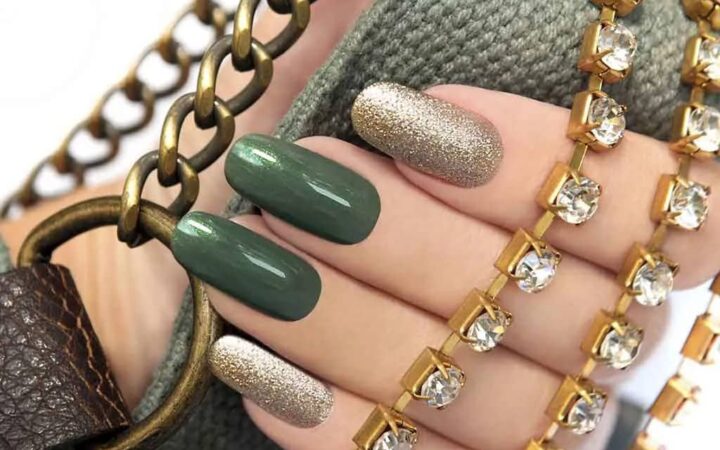 14 Dazzling Glitter Nail Designs to Sparkle All Year Long