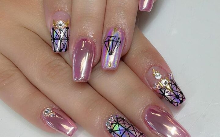 13 Chrome Nail Designs for Trendsetters