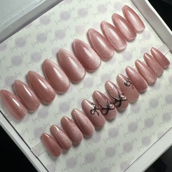 Blush Noir